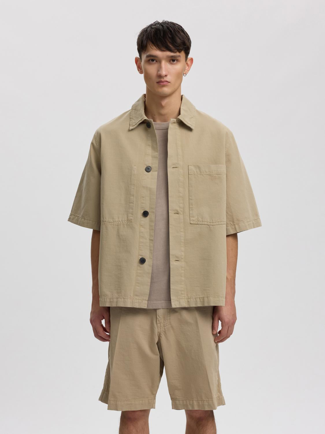 model_shot-front